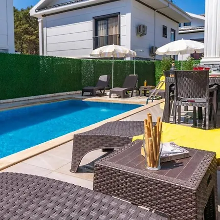 וילה Violet - 4 Bedroom Holiday Villa In Oeluedeniz פאטהיה