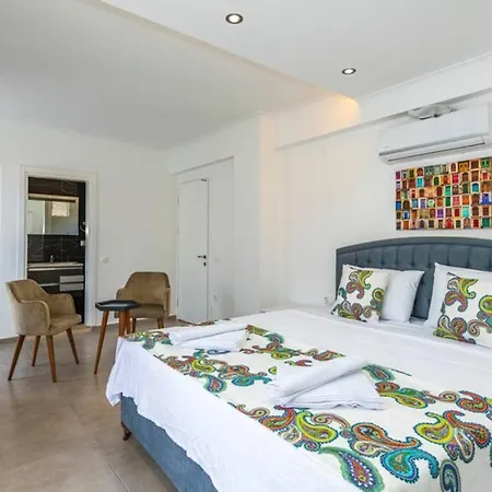 Villa Violet - 4 Bedroom Holiday Villa in Ölüdeniz *